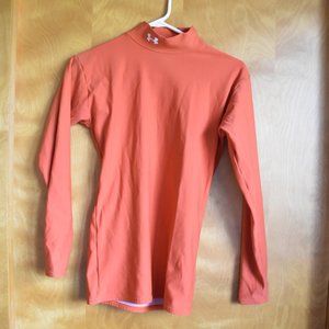 Under Armour Medium Long Sleeve Undershirt.
